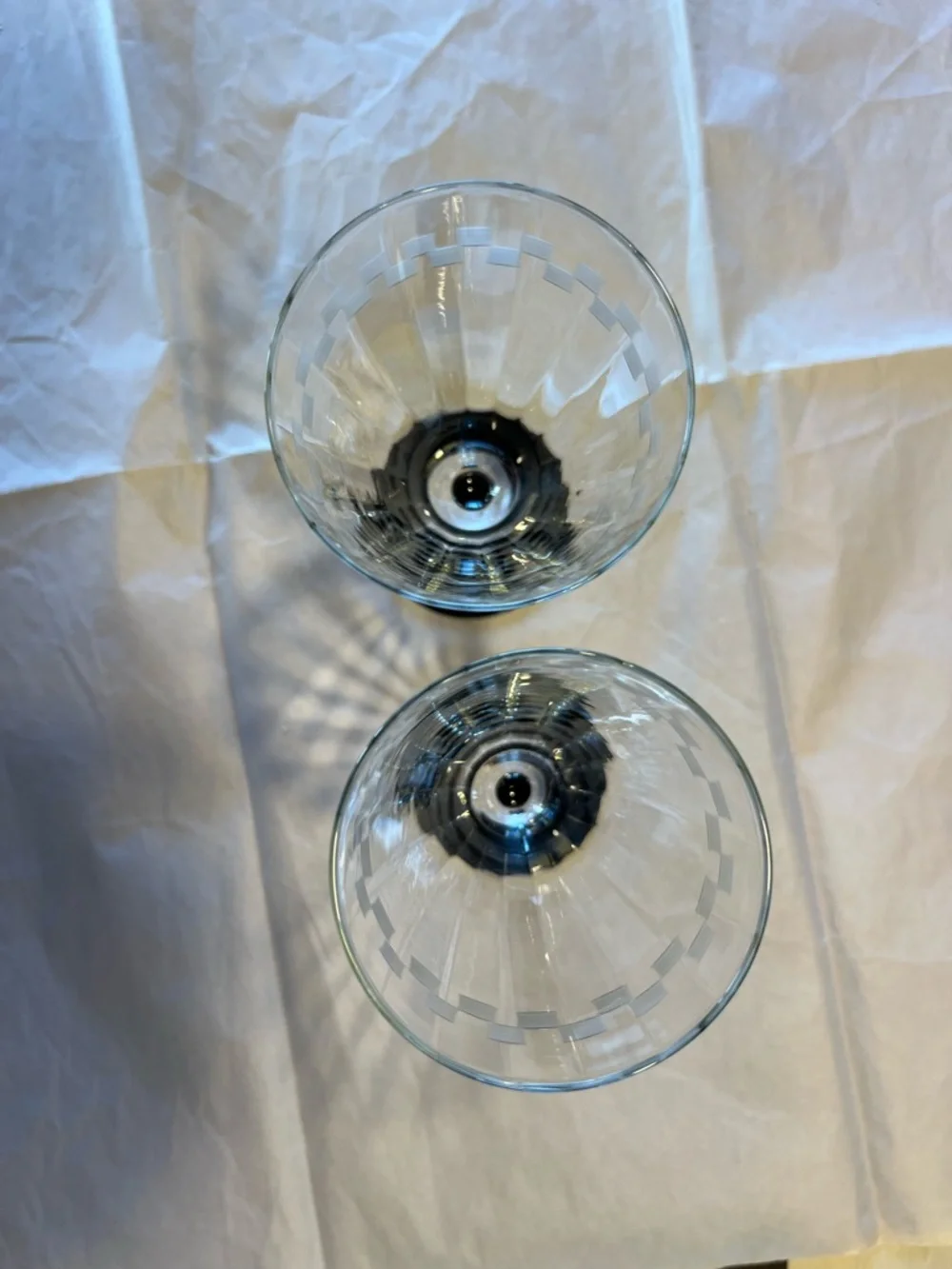 Elegant Clear Wine Glasses with Black Stem and Base - Set of 2